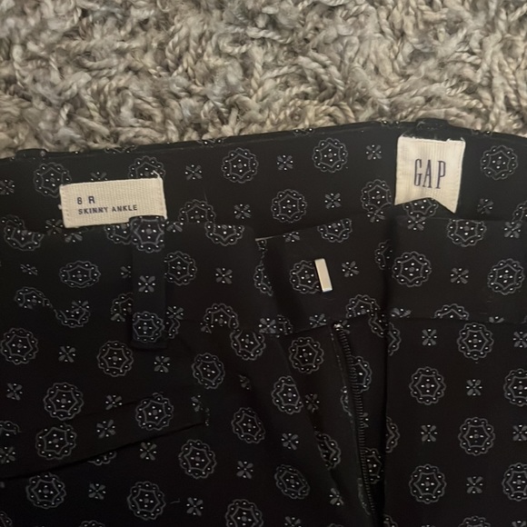 GAP Dark Patterned Pants - Picture 3 of 3